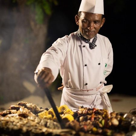 Tropical Village Fehendhoo Luaran gambar