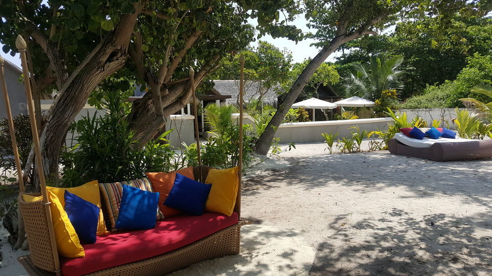 Tropical Village Fehendhoo Luaran gambar