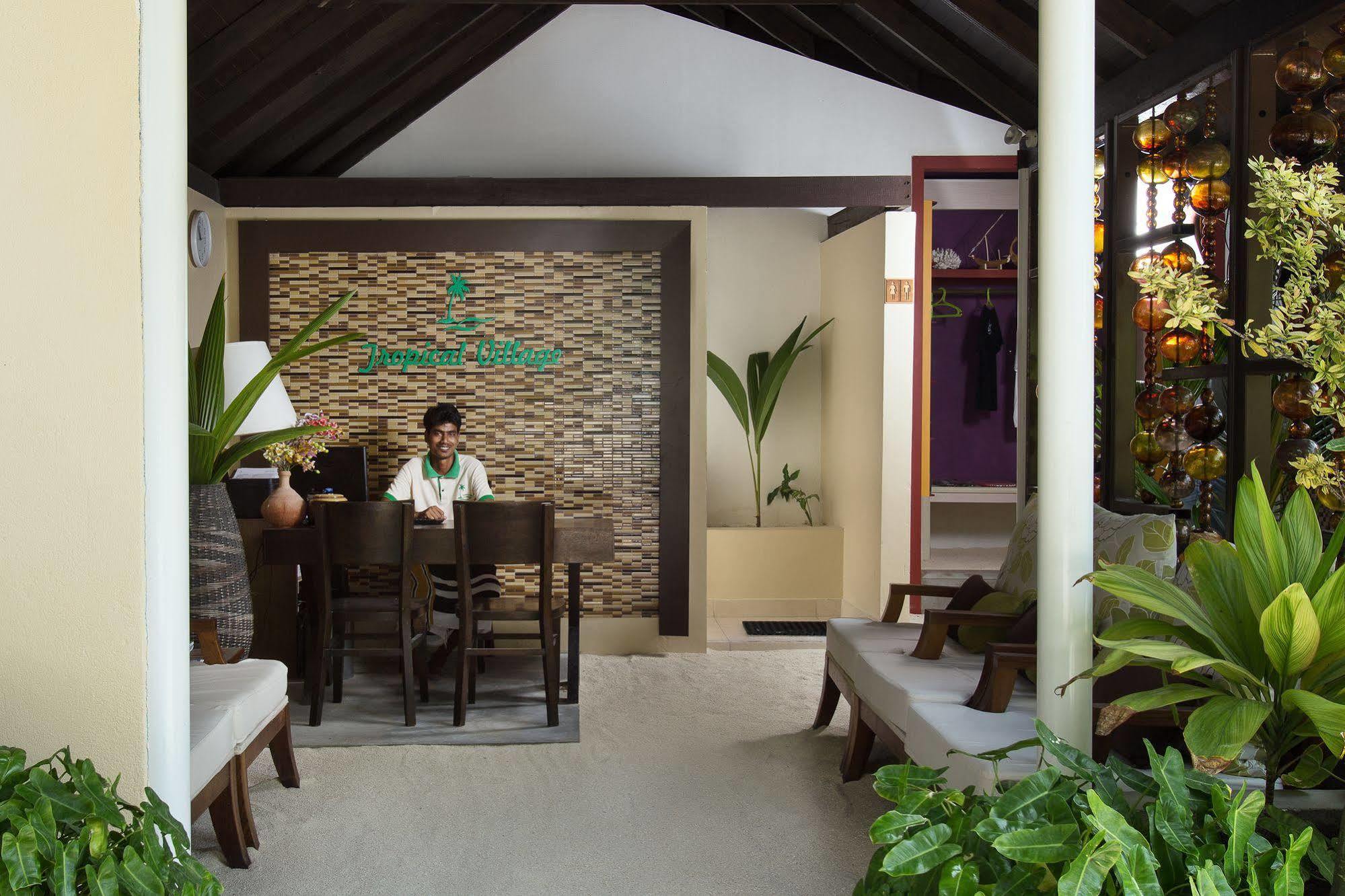 Tropical Village Fehendhoo Luaran gambar