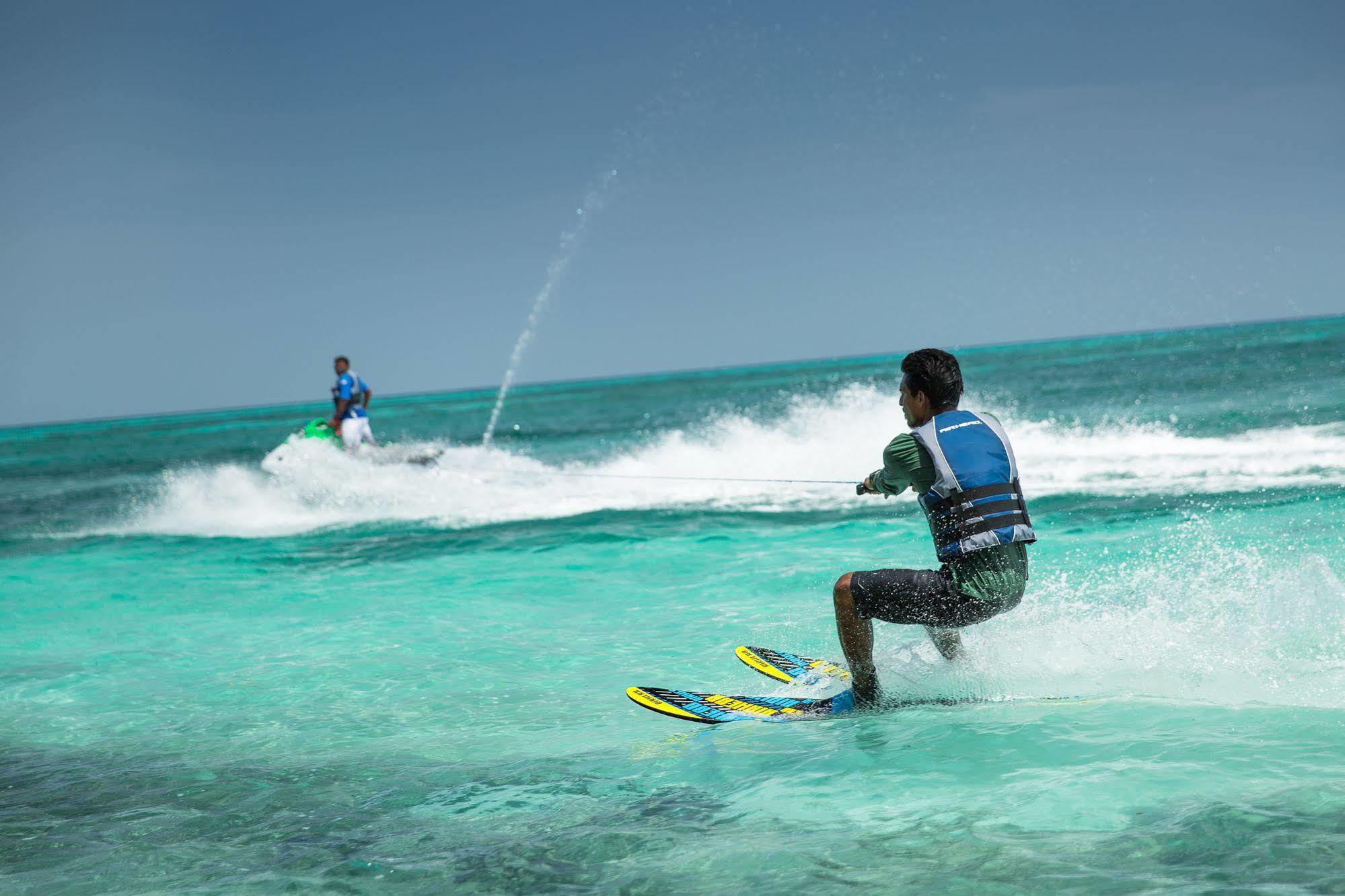 Tropical Village Fehendhoo Luaran gambar