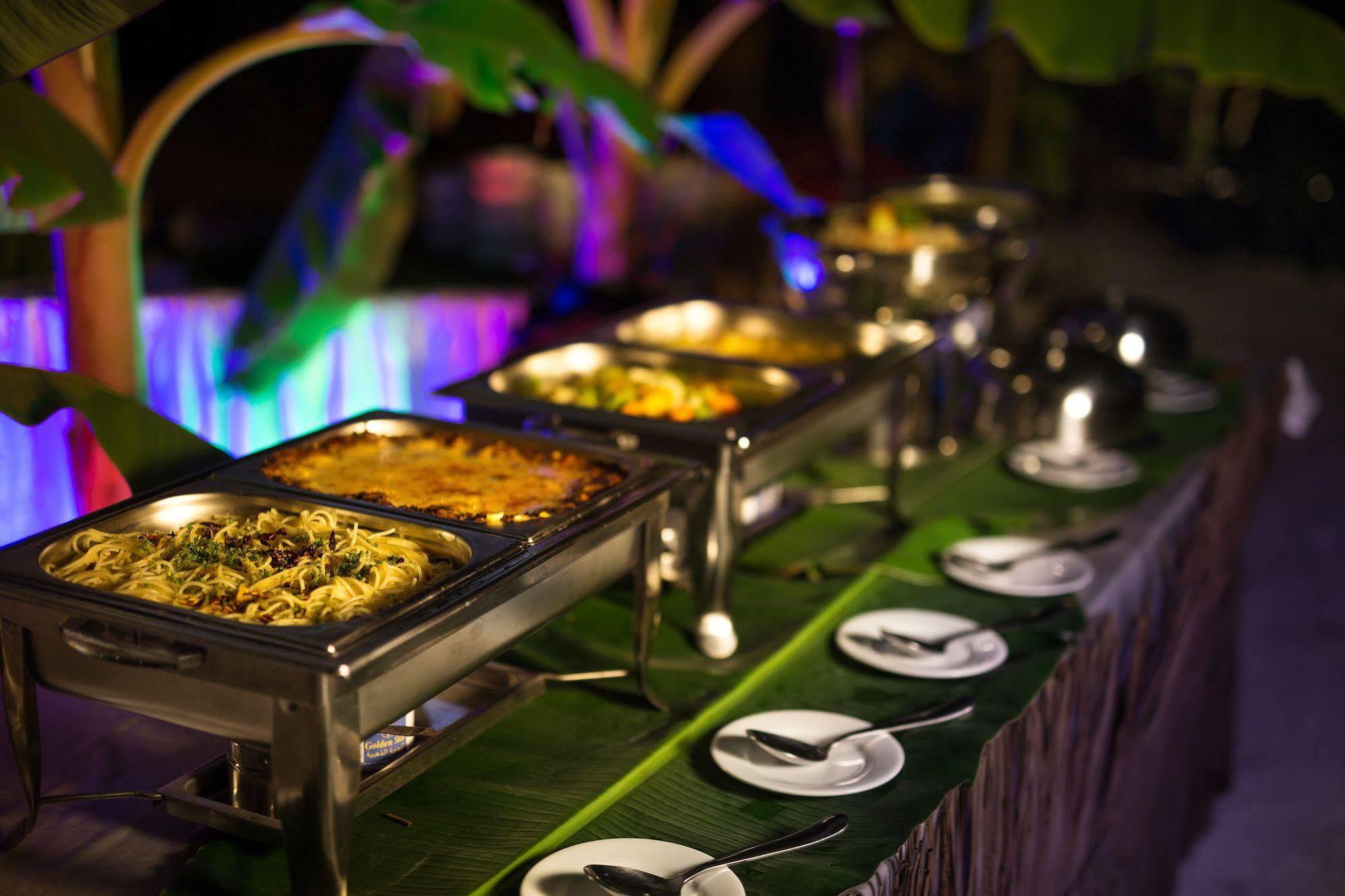 Tropical Village Fehendhoo Luaran gambar