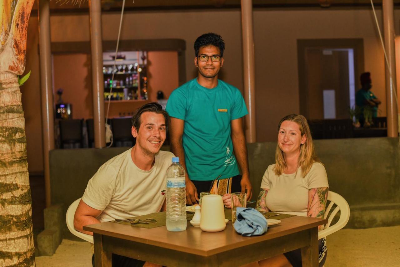Tropical Village Fehendhoo Luaran gambar