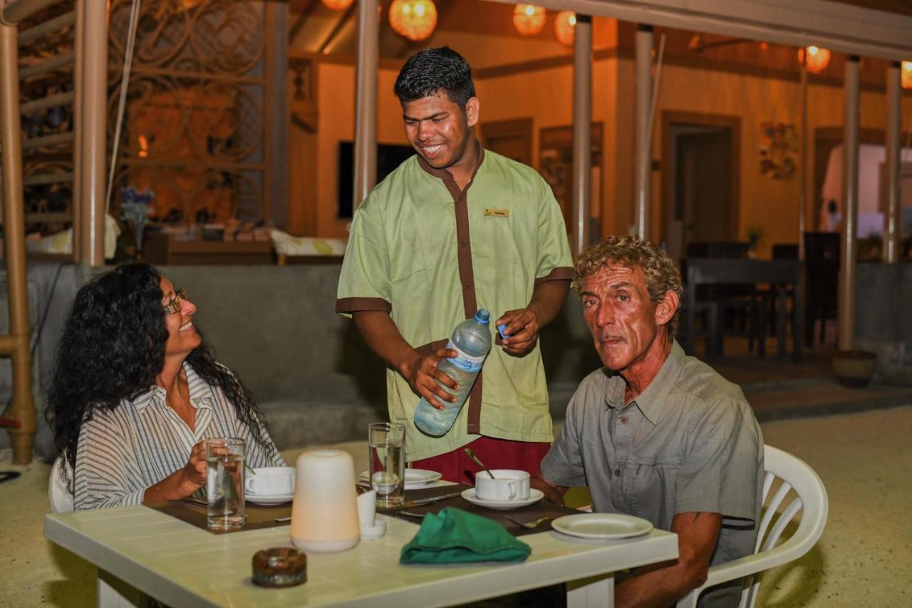 Tropical Village Fehendhoo Luaran gambar